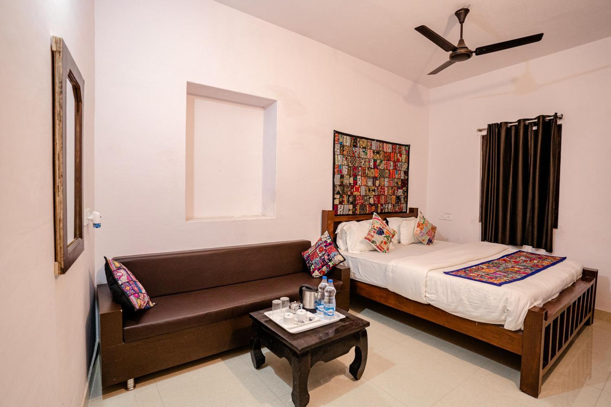 Relax Inn Jaisalmer Bagian luar foto