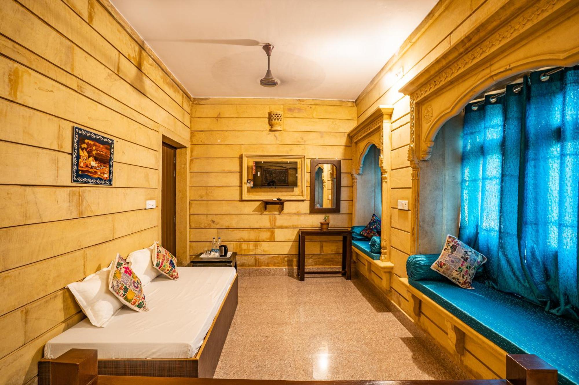 Relax Inn Jaisalmer Bagian luar foto