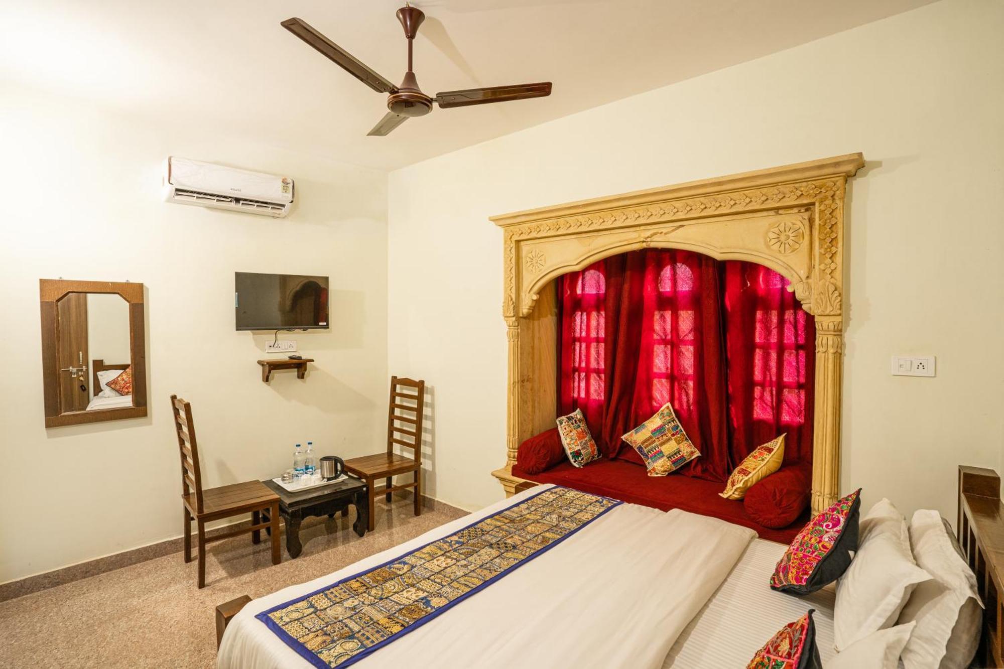 Relax Inn Jaisalmer Bagian luar foto